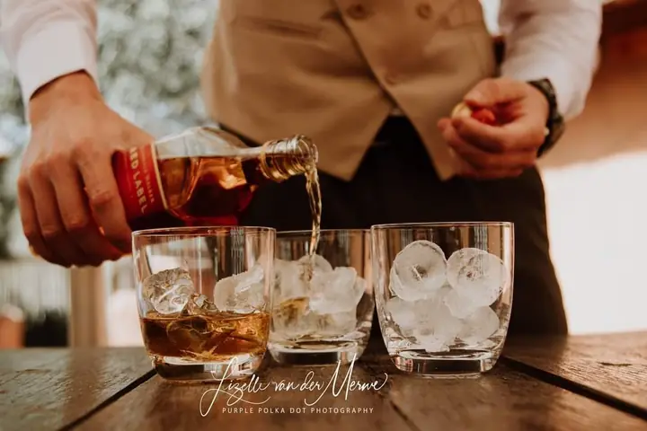 Whisky poured over ice at the Maroela bar